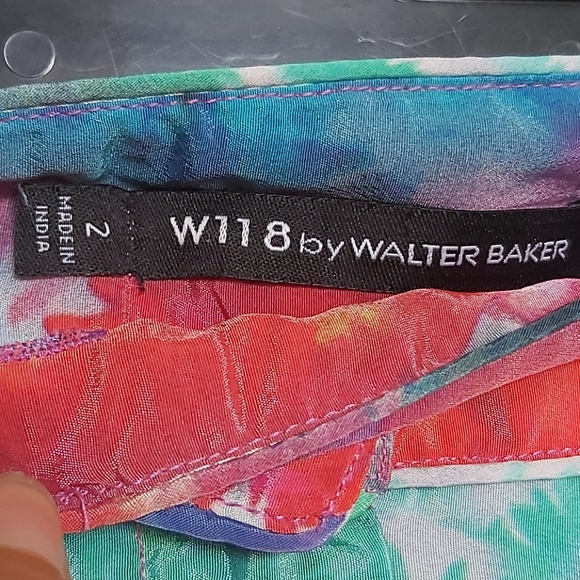 WALTER BAKER Pleated Silk Shorts - Picture 3 of 4